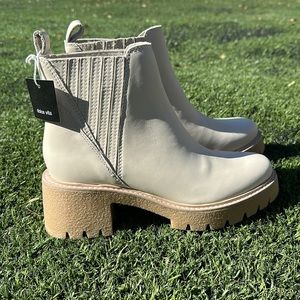 Dolce vita 100% waterproof boots